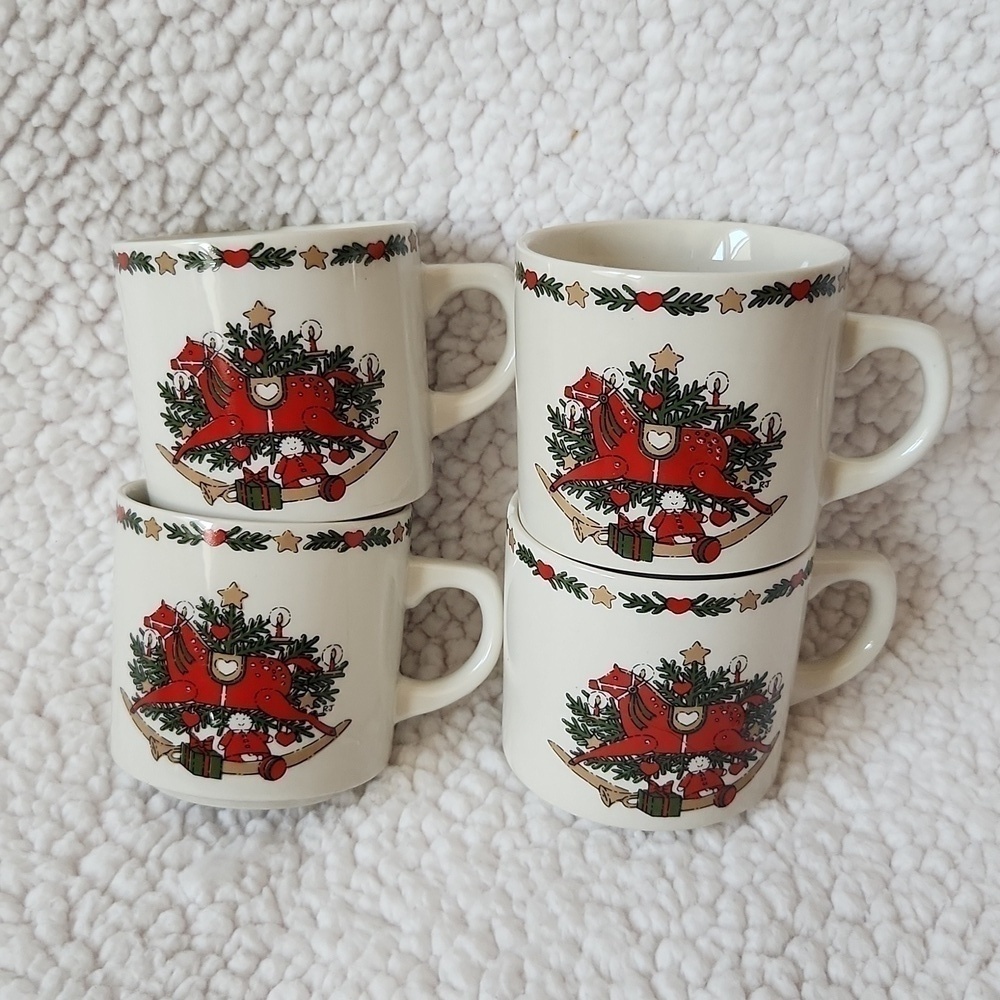 Vintage O' Christmas tree ceramic tea cups set of 4
